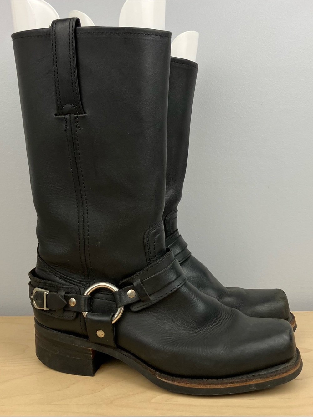 Vintage Frye Men’s Size 8.5 M Black Leather Biker Harness Boots Pull On USA